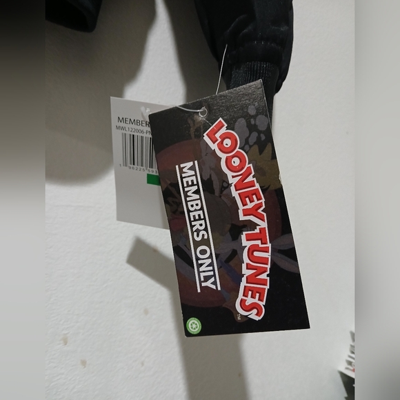 Members Only × Looney Tunes Lola Bunny & Bugs Bunny Windbreaker Juniors Size: L - Picture 3 of 9